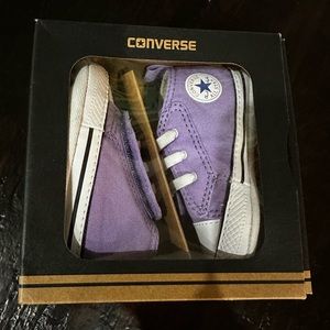 Baby Converse Crib Shoes - slip on infant shoes size 4 new in box